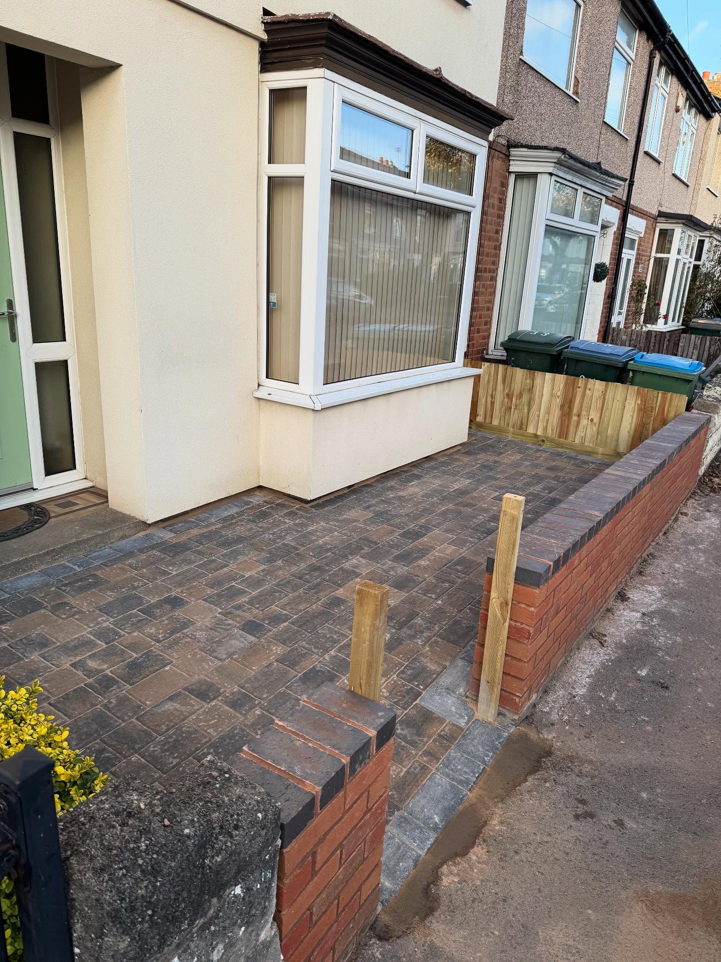 House, wall, cobbled front garden